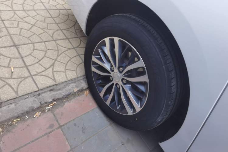 Used Buick GL8 2023 ES Lu Zun Deluxe Model
