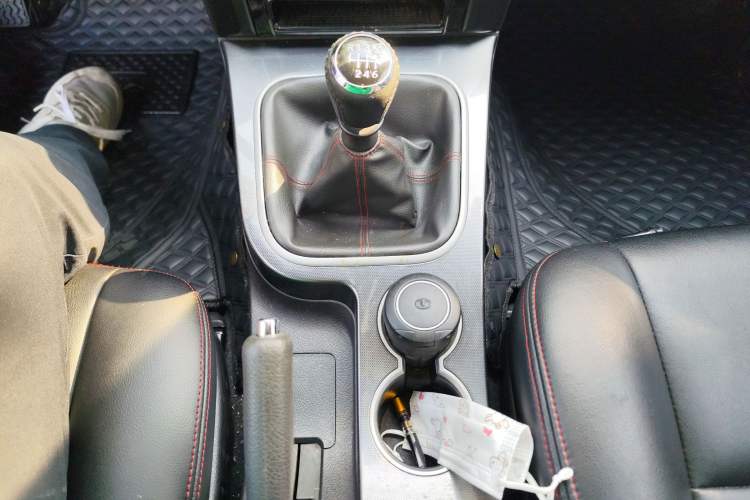 Used Haval H5 Classic 2012 ZhiZun Edition Green & Quiet 2.0T Manual Two-Wheel Drive Comfortable Model
