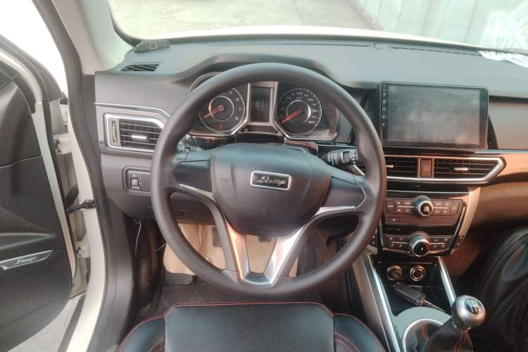 Used Zotye Domy X5 2017 Value Edition 1.6L Manual Fashion Model
