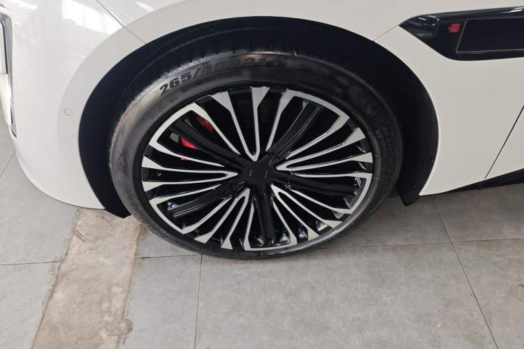 Used  12 2025 Ultra Extended-Range Edition
