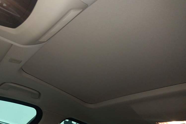 Used BMW 5 Series 2017 525Li Leading Model
