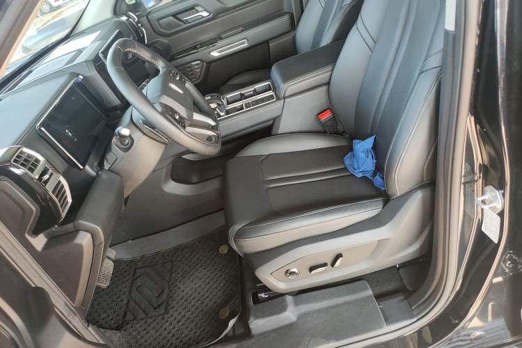 Used JMC DaDao 2023 Pursuer 2.3T Diesel Automatic 4x4 Standard-Wheel Prestige Model
