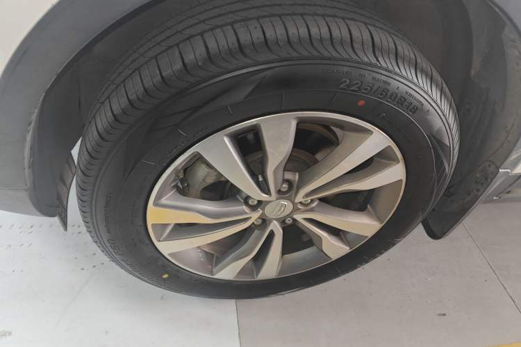 Used Geely Auto Emgrand X7 Sport 2016 2.0L Manual ZhiShang Version
