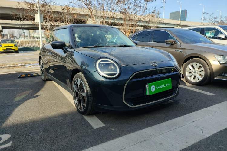 Used  Electric MINI COOPER 2024 452km COOPER SE Artist
