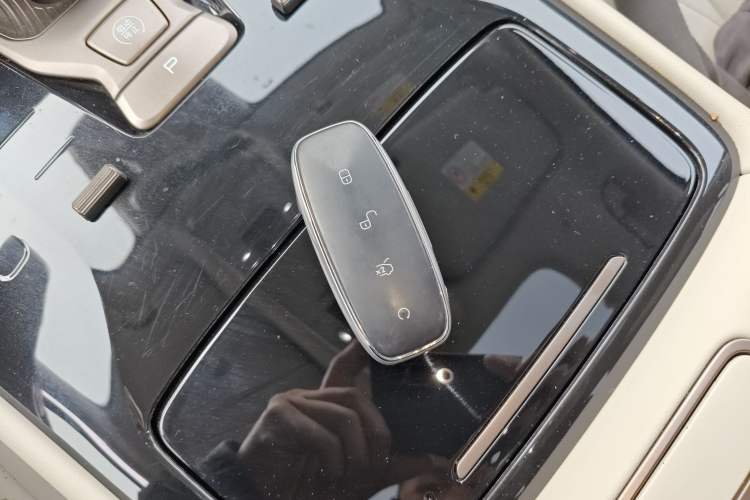 Used Denza D9 2022 DM-i 970 Four-Wheel Drive Flagship Model