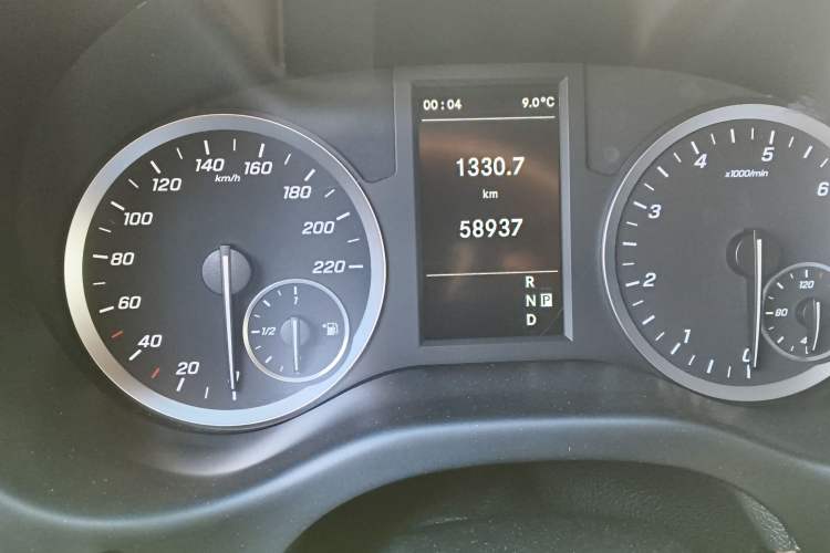 Used Mercedes-Benz Vito 2021 2.0T Elite Version 7 Seats
