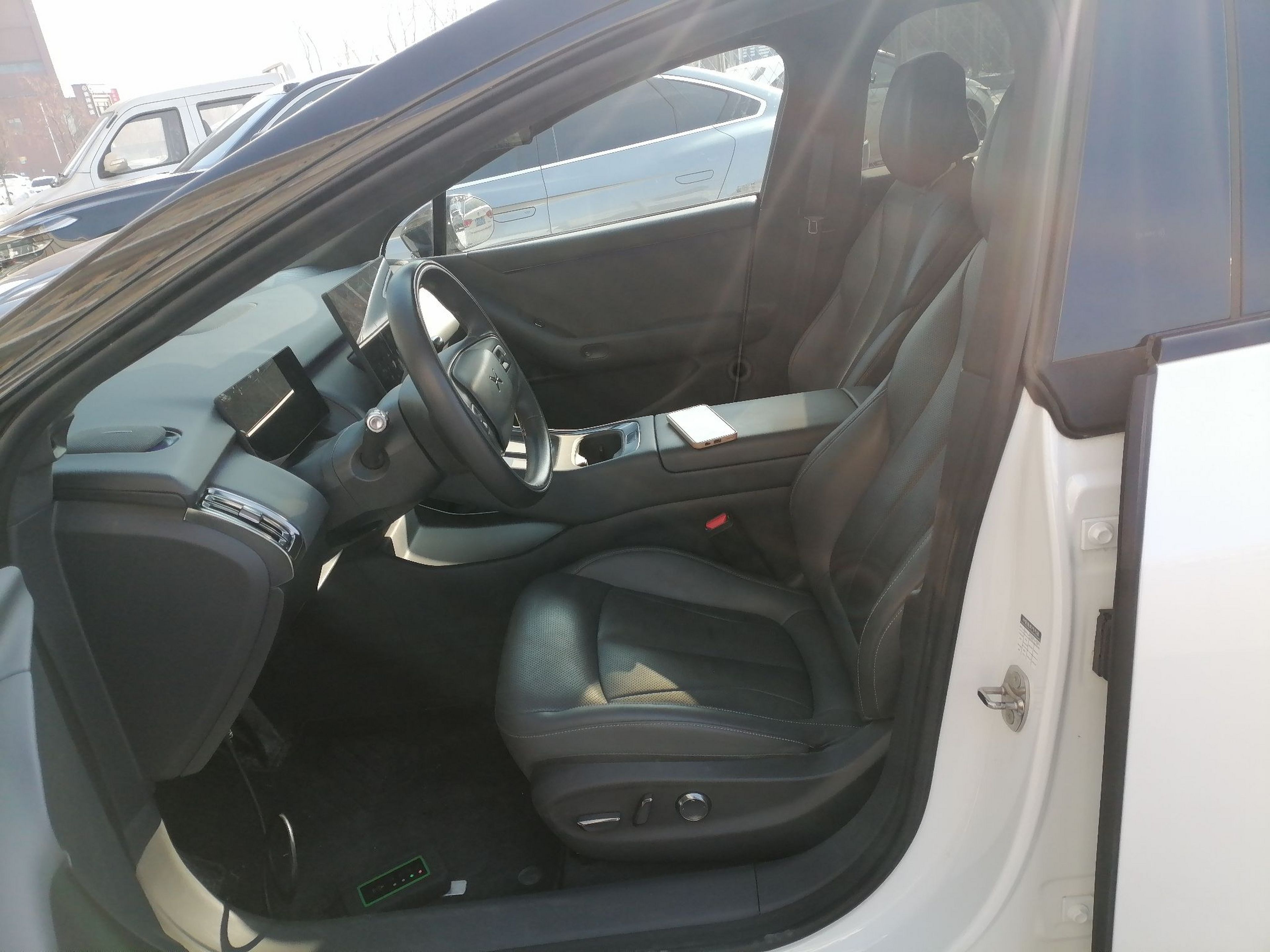 Переднее сиденье в автомобиле