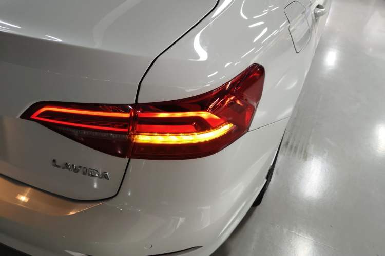 Used Volkswagen Lavida 2018 1.5L Automatic Fashion Edition China V Standard