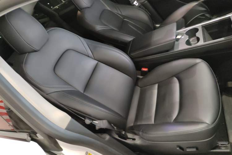 Used Tesla Model Y 2022 Rear-Wheel-Drive Version
