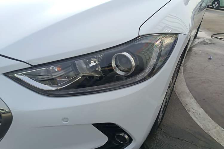 Used Hyundai Elantra 2016 1.6L Automatic ZhiXuan · Luxury Version