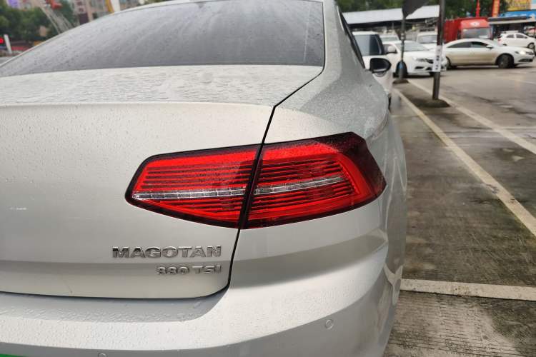 Used Volkswagen Magotan 2019 330TSI DSG Leading Edition China V Standard
