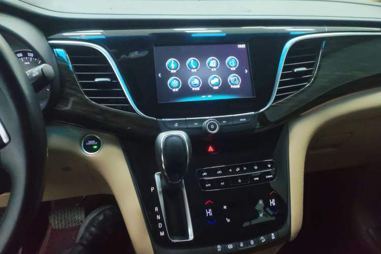 Used Buick GL8 2018 ES 28T Luxury Model China VI Standard
