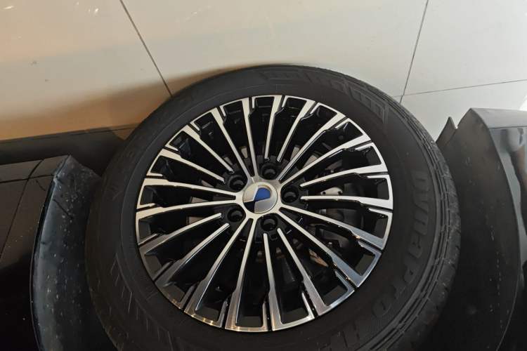 Used Denza D9 2022 DM-i 970 Four-Wheel Drive Flagship Model
