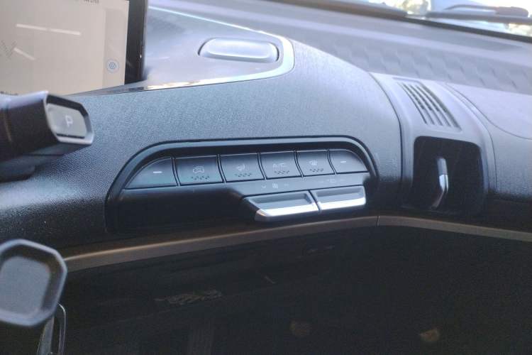 Used Baojun KiWi EV 2021 Designer Lithium Iron Phosphate
