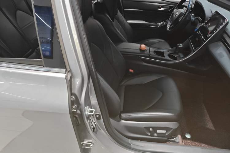 Used Toyota Avalon 2019 Dual-Engine 2.5L Luxury Edition China VI Standard
