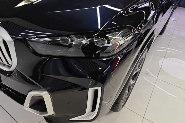 Used BMW X5 2023 xDrive 30Li Luxury M Sport Package