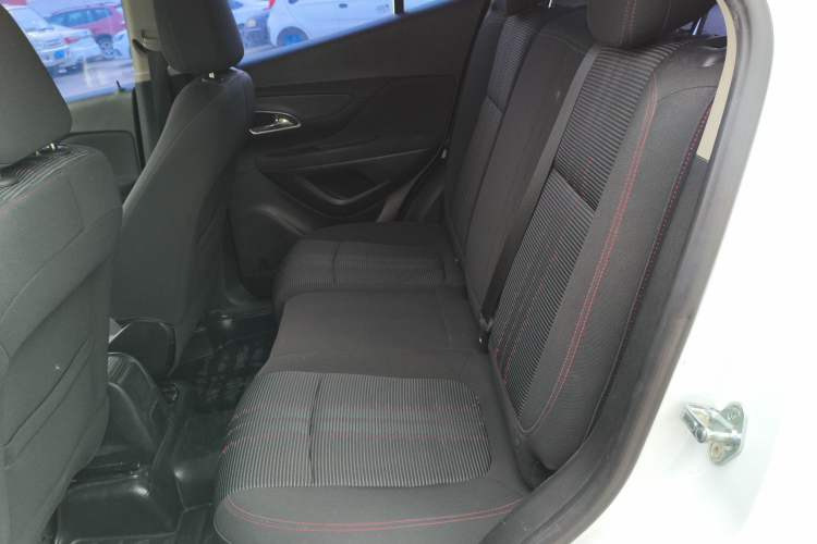 Used Buick Encore 2015 1.4T Automatic Two-Wheel Drive Urban Elite Version
