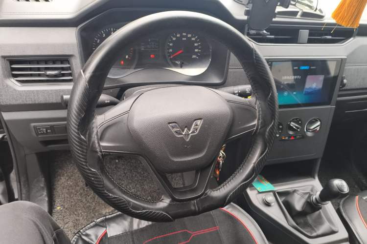 Used Wuling Hongguang PLUS 2020 1.5L Manual Standard Edition 5 Seats