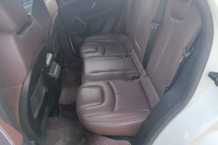 Used Land X7 2015 2.0T Panoramic Prestige Edition
