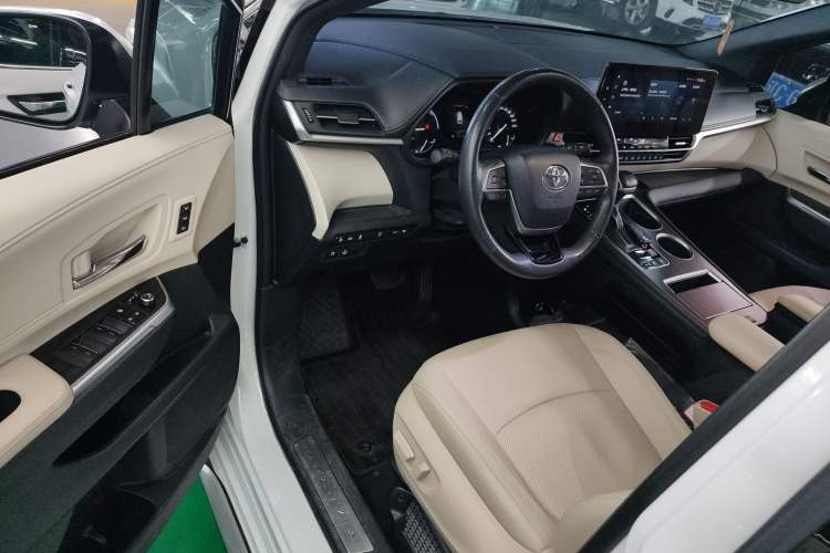 Used Toyota Granvia 2023 2.5L Hybrid Prestige VIP Edition