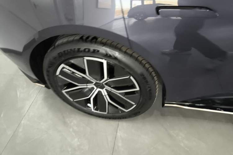 Used  12 2024 650 Three-Laser Four-Wheel Drive Performance Edition
