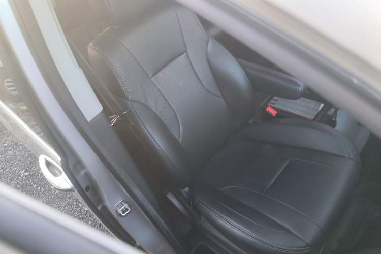 Used  M4 2016 2.0L manual Comfort trim level
