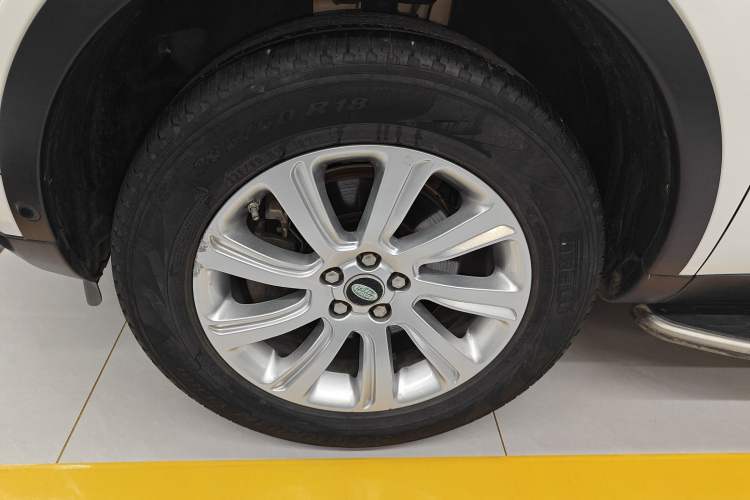 Used Land Rover Discovery Sport 2019 240 PS PURE Edition China VI Standard
