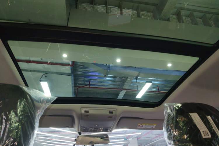 Used Volkswagen Sagitar 2025 Revised Version Three 300TSI DSG Excellence Edition
