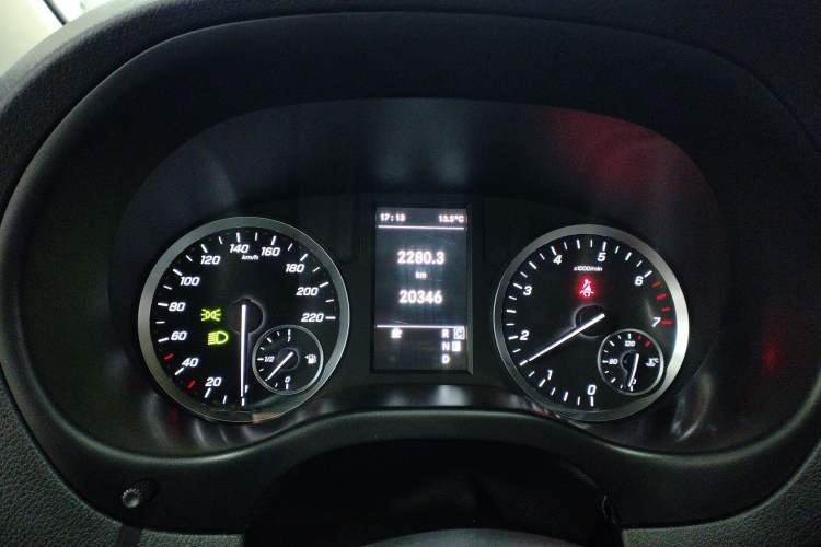 Used Mercedes-Benz Vito 2023 2.0T Business Version 7 Seats
