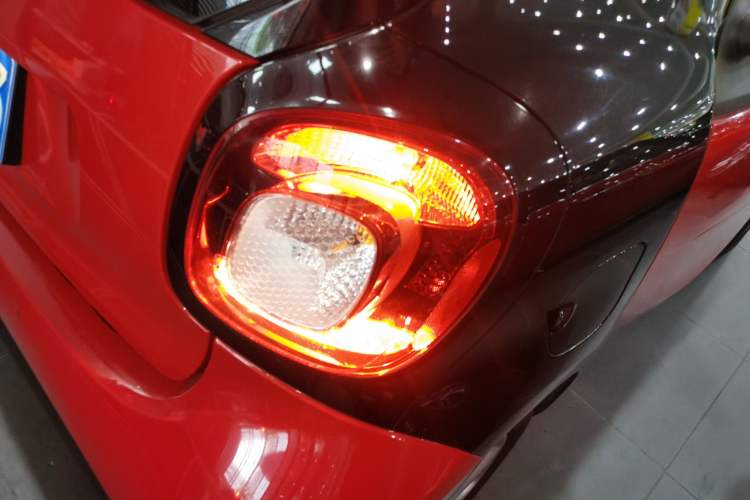 Used  fortwo 2015 1.0L 52 kW hardtop Dynamic version
