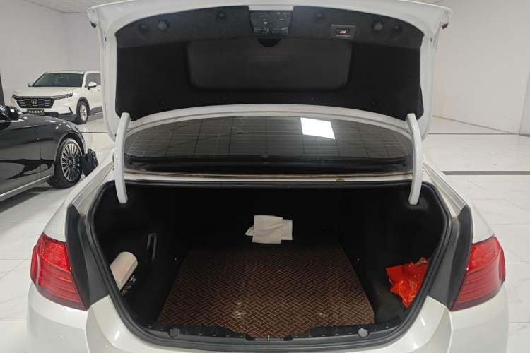 Used BMW 5 Series 2017 525Li Leading Model
