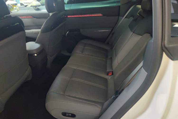 Used Zeekr 7X 2025 100 kWh Long-Range Rear-Wheel Drive with Intelligent Driving Features