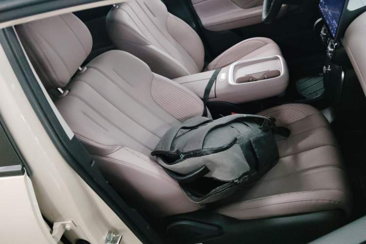 Used AION UT 2025 420 Intelligent Luxury Edition
