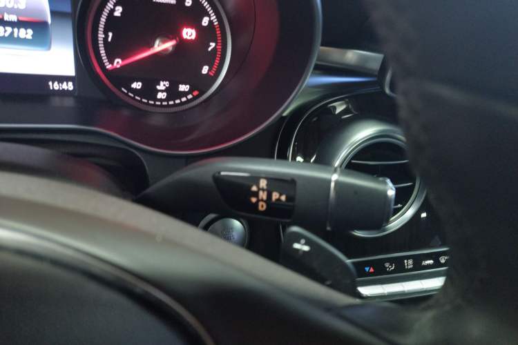 Used Mercedes-Benz GLC 2017 GLC 260 4MATIC Luxury Model
