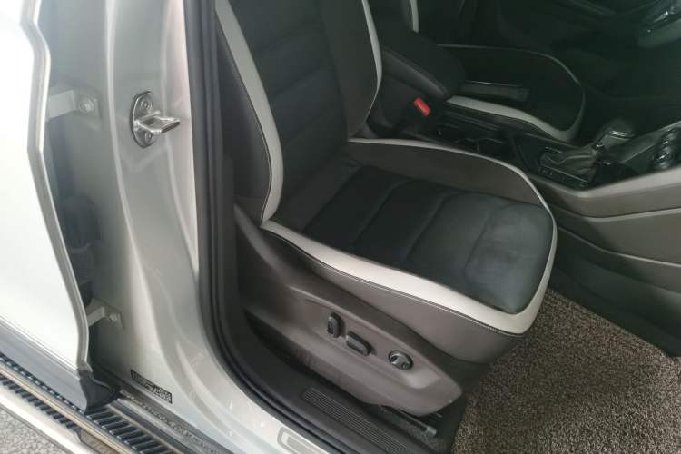 Used Volkswagen Tiguan L 2017 330TSI Automatic Two-Wheel Drive Comfort Edition
