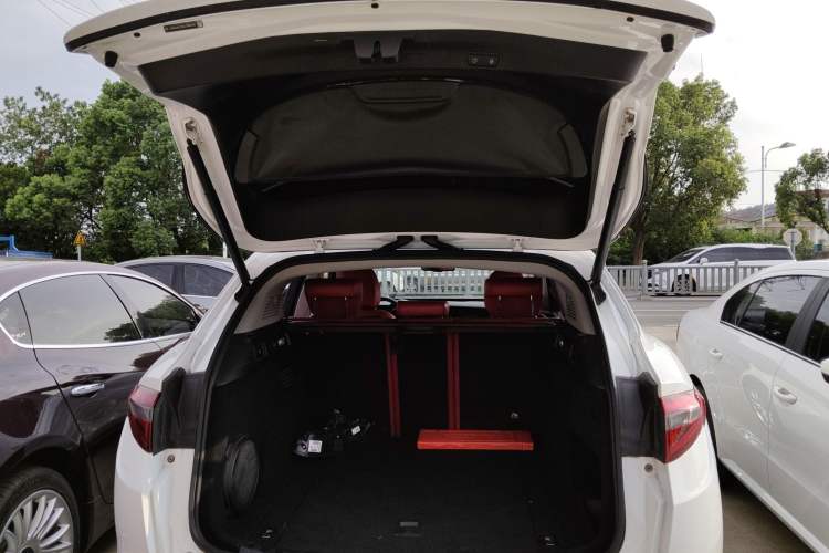 Used Alfa Romeo Stelvio 2017 2.0T 280HP Luxury Edition
