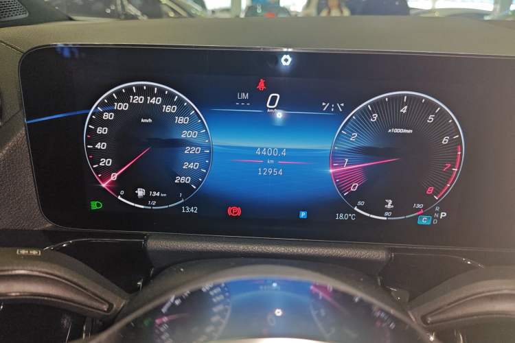 Used Mercedes-Benz GLA 2024 GLA 200
