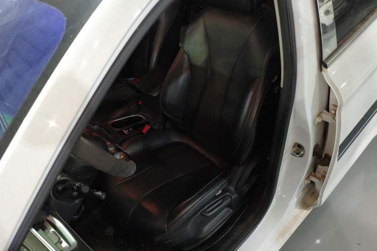 Used Roewe i5 2020 1.5L Automatic 4G Connect Luxury Flagship Edition
