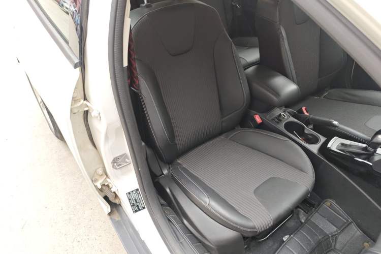 Used Ford Focus 2012 Hatchback 1.6L Automatic Fashion Edition
