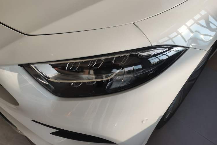 Used Mercedes-Benz CLS 2018 CLS 300 Luxury Model