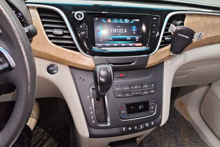 Used Buick GL8 2017 ES 28T Comfort Model China V Standard
