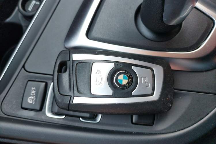 Used BMW 3 Series 2016 320Li Luxury Design Package
