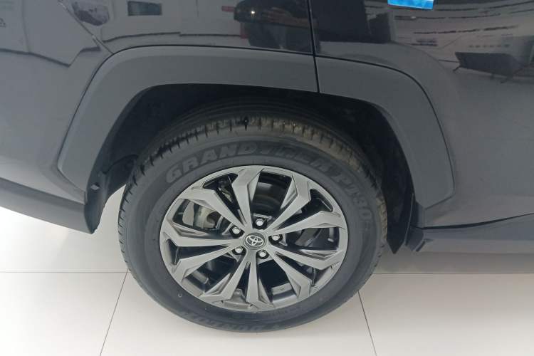 Used Toyota RAV4 2023 2.0L CVT Two-Wheel Drive Fashion Plus Edition
