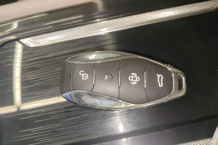 Used Hongqi H5 2023 2.0T Automatic Smart Connect Flagship Edition