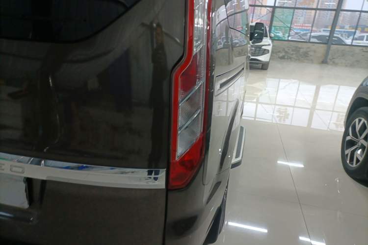 Used Ford Tourneo Custom 2017 2.0T Automatic Elite Version
