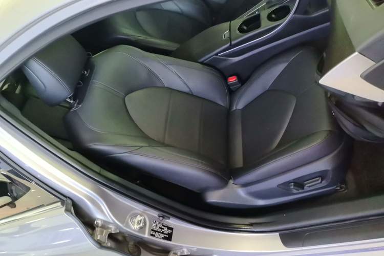 Used Toyota Avalon 2019 2.0L Luxury Edition China VI Standard
