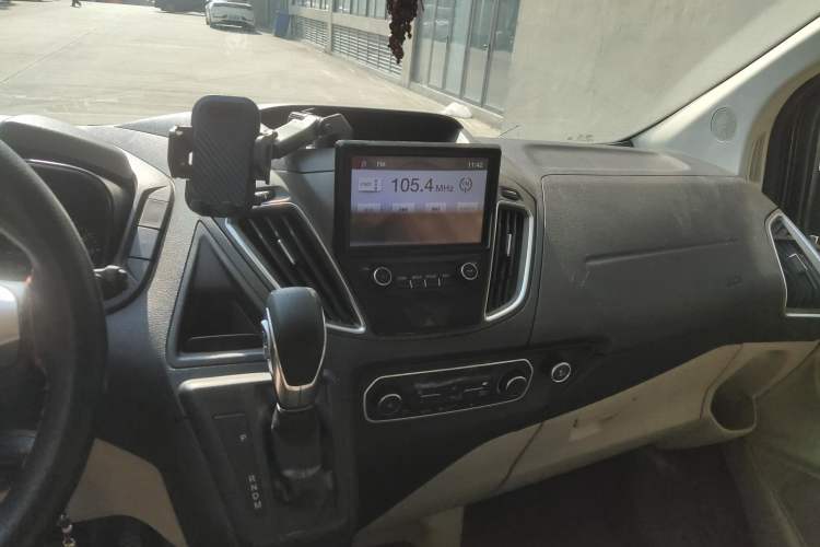 Used Ford Tourneo Custom 2017 2.0T Automatic Elite Version
