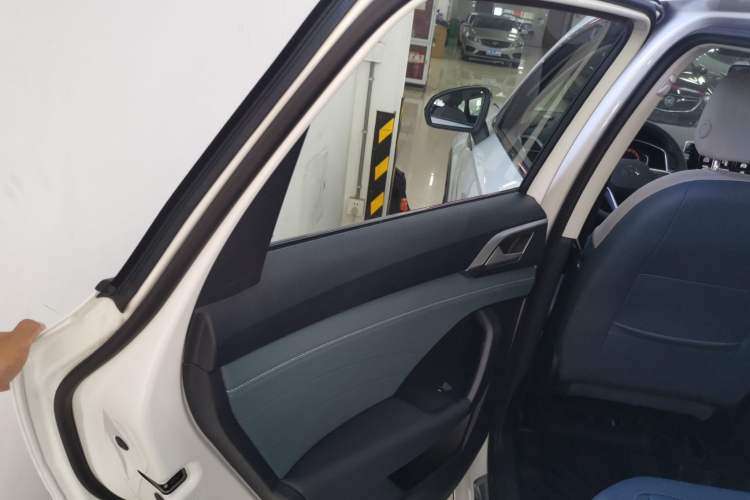 Used Volkswagen Tharu 2024 300TSI Two-Wheel-Drive Moon Luxury Edition
