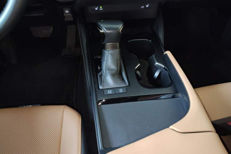 Used Lexus ES 2023 200 Excellence Edition