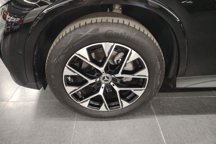 Used Mercedes-Benz GLC 2024 GLC 260 L 4MATIC Luxury Model 5 Seats
